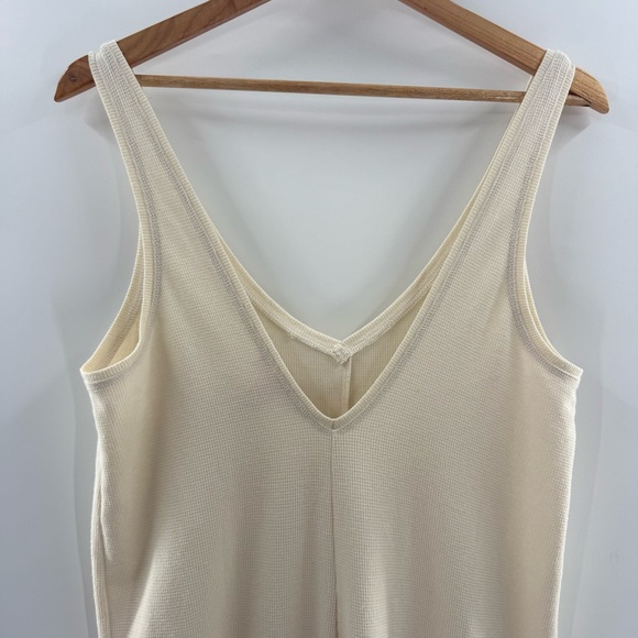 Victoria’s Secret Glow Wide Leg Waffle Knit Jumpsuit Ivory Comfy Size Medium - Picture 5 of 9